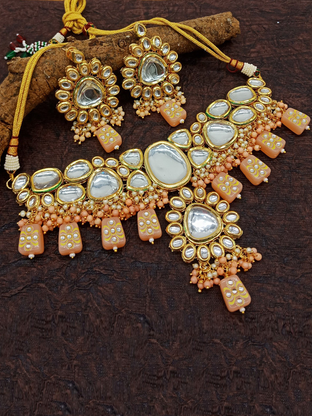 

AASHISH IMITATION Gold-Plated Kundan-Studded & Beaded Jewellery Set