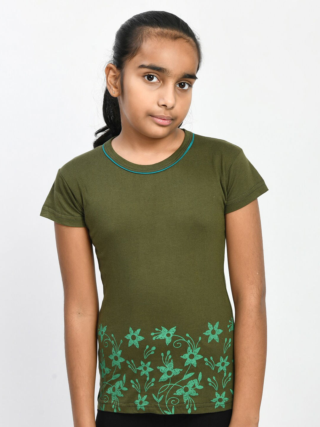 

IndiWeaves Girls Pack Of 4 Printed Cotton T-shirt, Pink