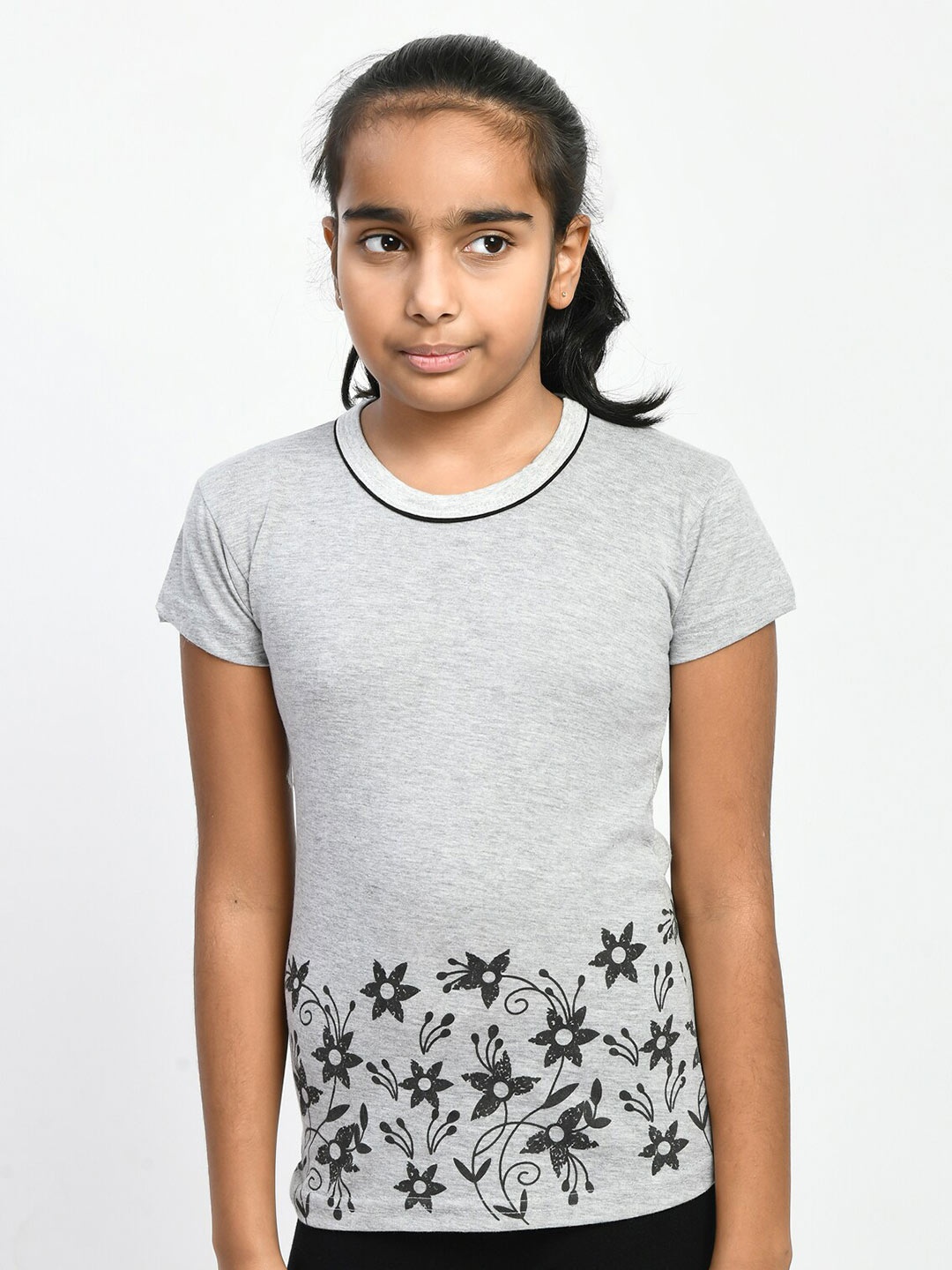 

IndiWeaves Girls Pack Of 3 Floral Printed Casual Pure Cotton T-shirts, Green
