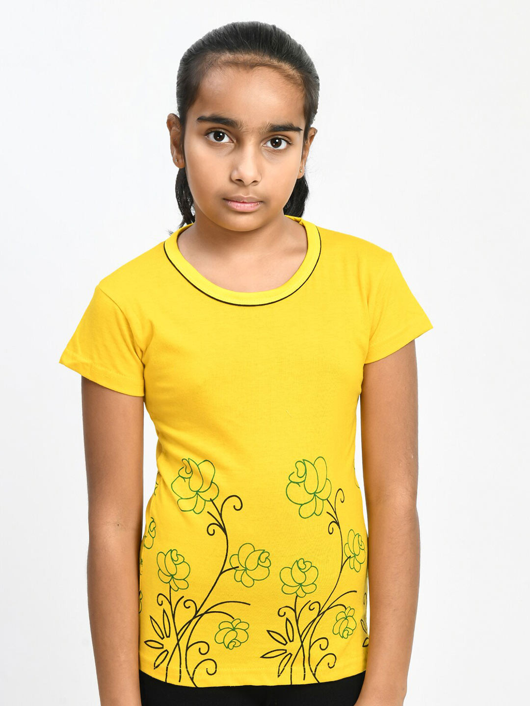 

IndiWeaves Girls Pack Of 4 Printed Pure Cotton T-shirts, Yellow