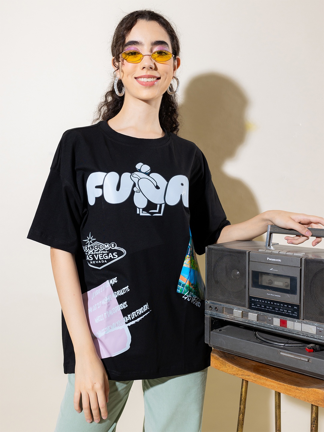 

Stylecast X Hersheinbox Graphic Printed Drop-Shoulder Sleeves Cotton T-shirt, Black