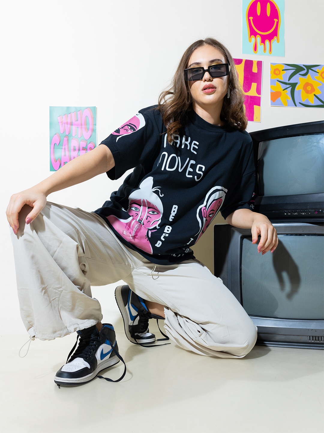 

Stylecast X Hersheinbox Graphic Printed Drop-Shoulder Sleeves Cotton T-shirt, Black