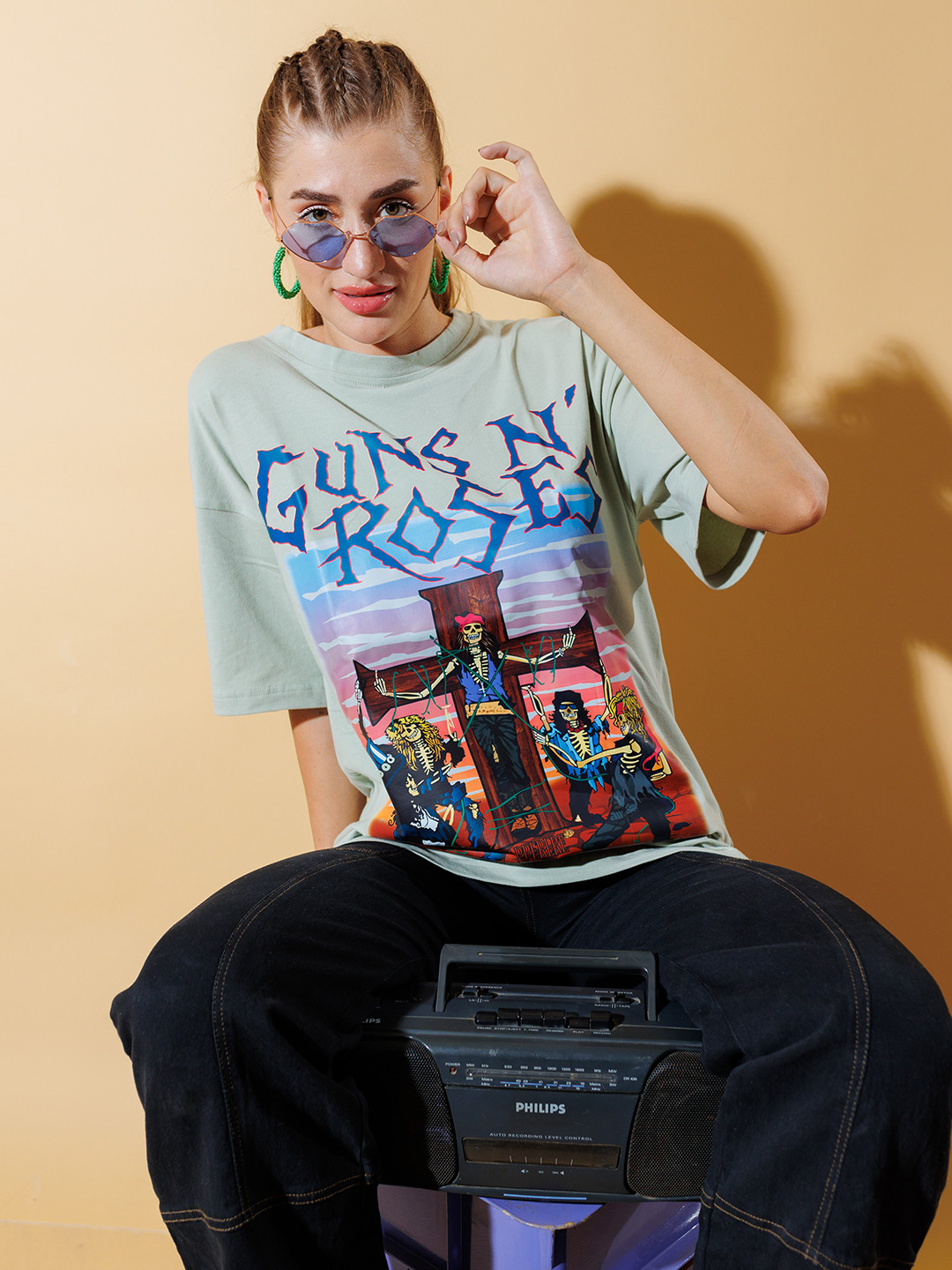 

Stylecast X Hersheinbox Pure Cotton Guns N' Roses Rock Band Graphic Printed T-shirt, Grey