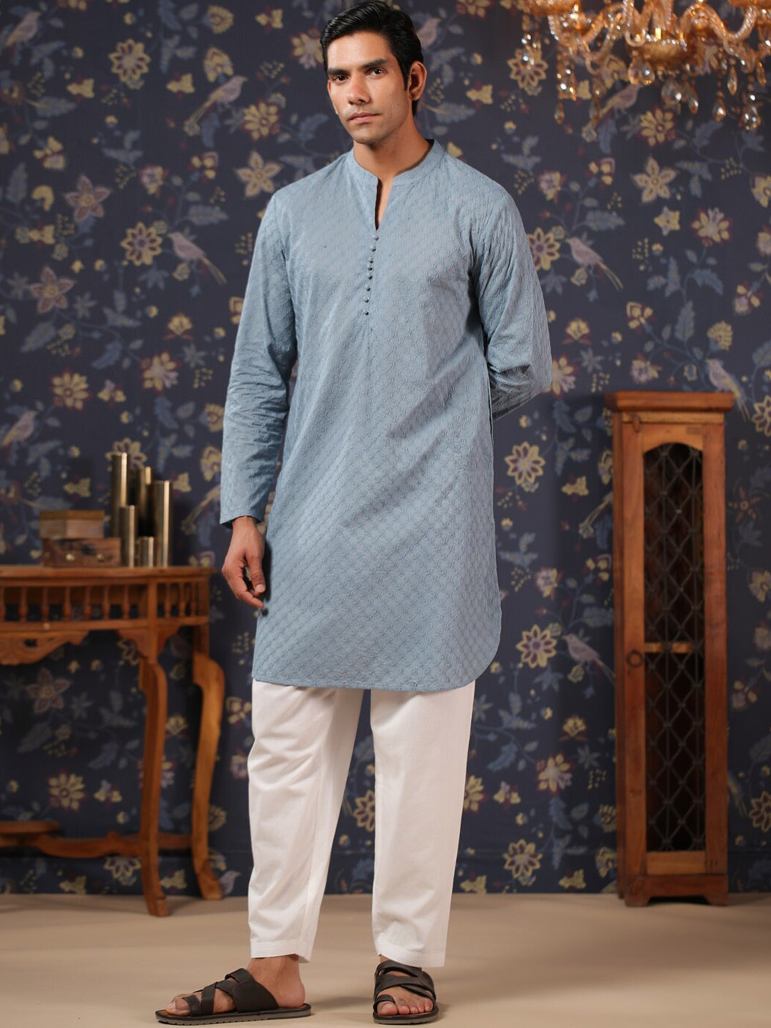 

House of Pataudi Ethnic Motifs Embroidered Pure Cotton Kurta With Pyjama, Blue