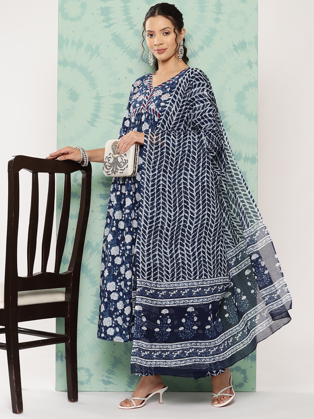 

Yufta Women Floral Printed Regular Pure Cotton Kurta with Trousers & With Dupatta, Blue