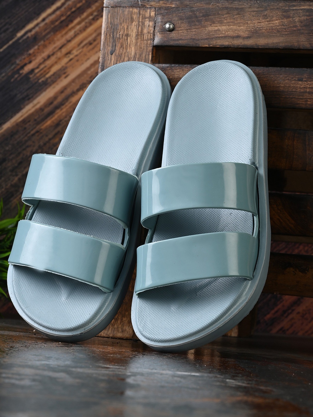 

The Roadster Lifestyle Co. Women Two Strap Croslite Sliders, Blue