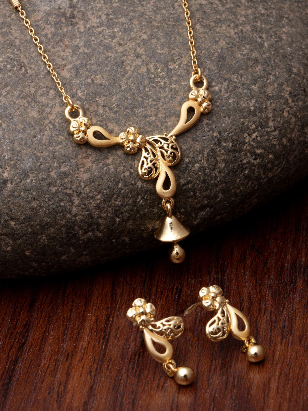 

Kennice Gold-Plated Studded Necklace with Earrings Set, White