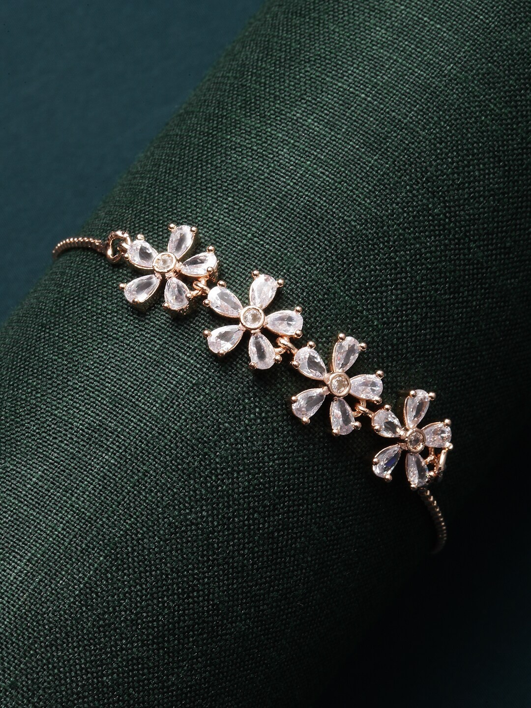 

Kennice Women Rose Gold-Plated Link Bracelet