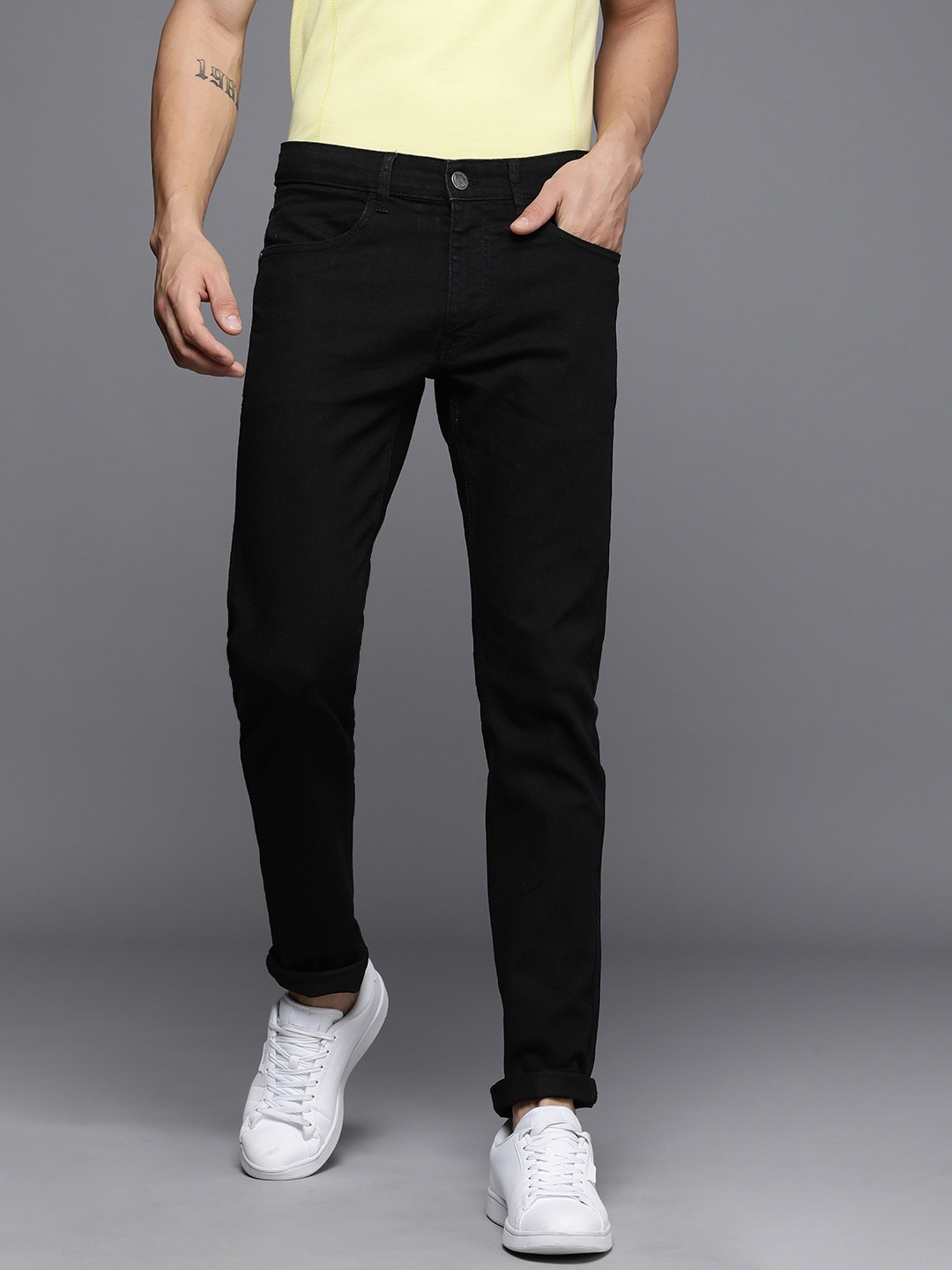 

WROGN Men Slim Fit Stretchable Mid-Rise Jeans, Black