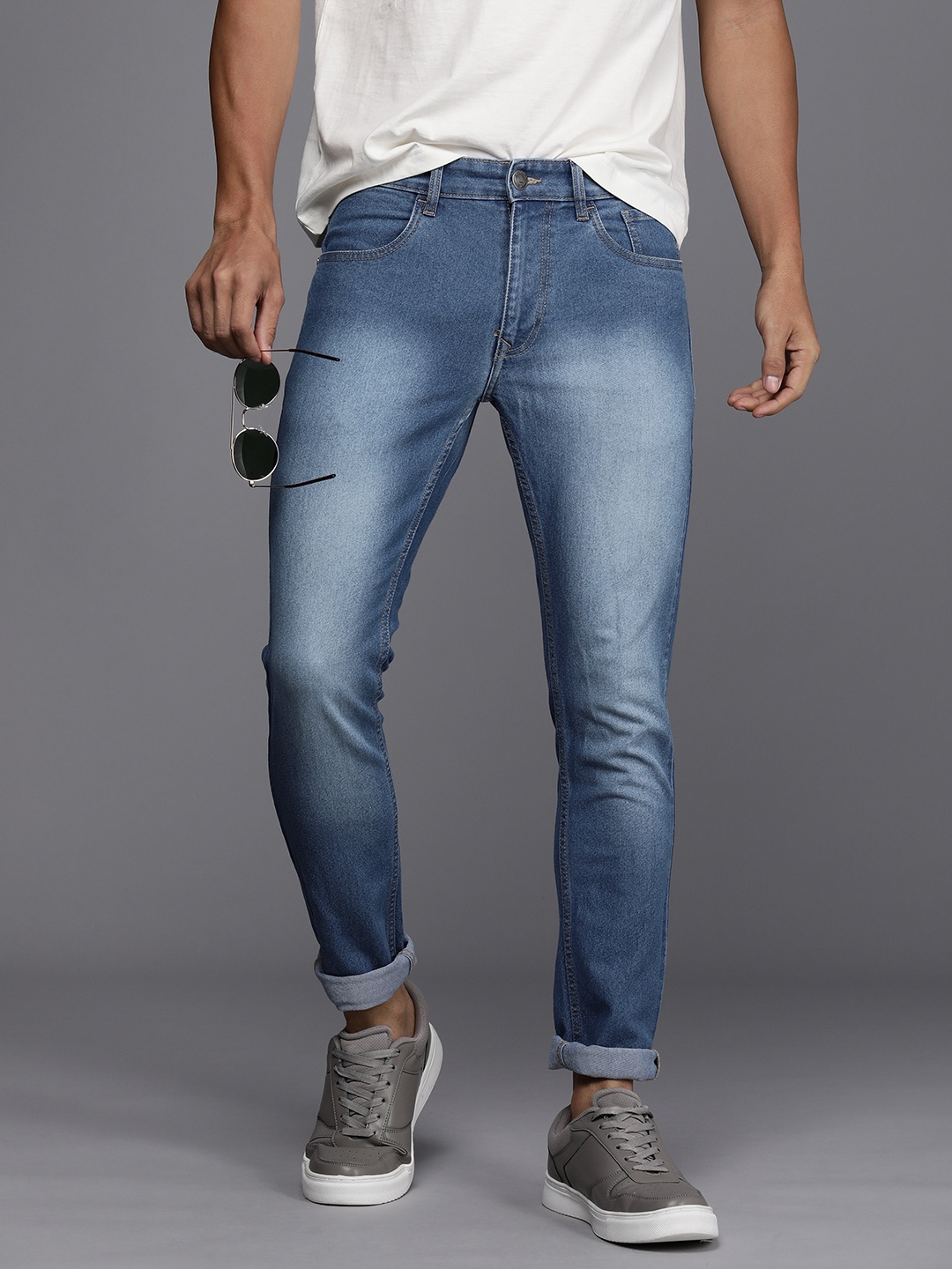 

WROGN Men Slim Fit Heavy Fade Stretchable Jeans, Blue