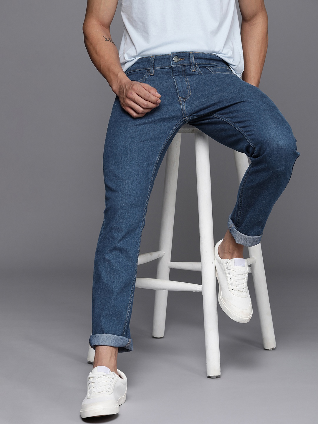 

WROGN Men Slim Fit Stretchable Mid-Rise Jeans, Blue