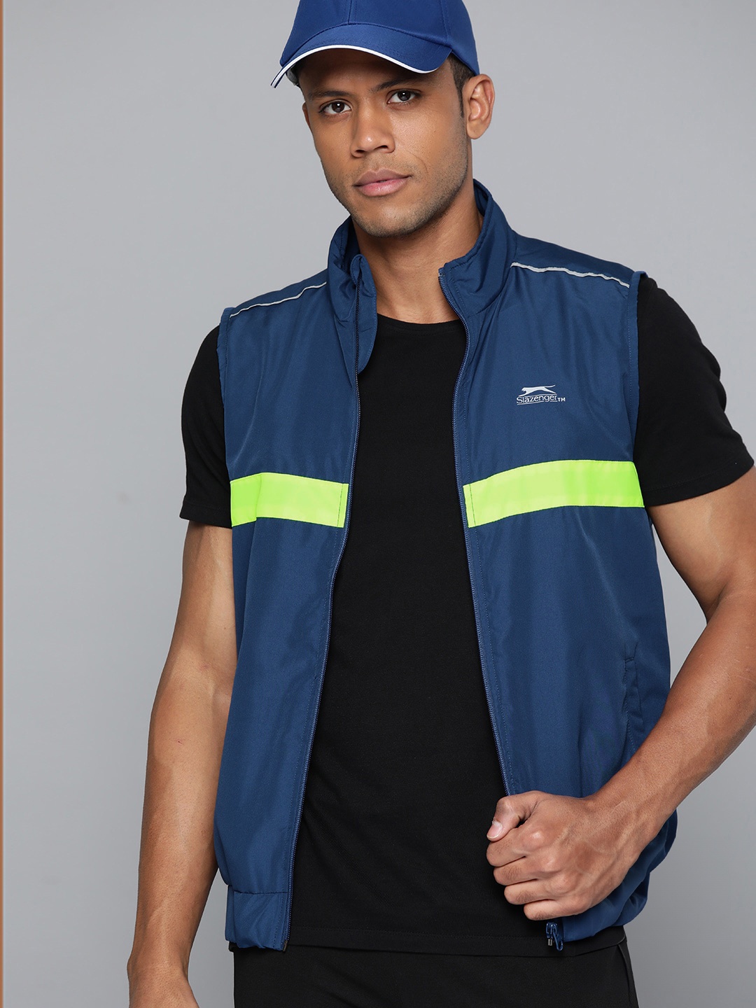 

Slazenger Men Reflective Strip Sporty Jacket, Navy blue