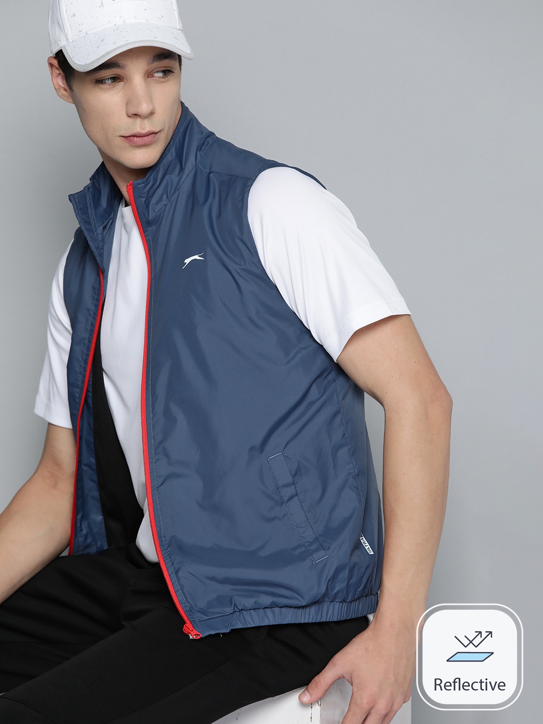 

Slazenger Men Tailored Jacket with Reflective Detail, Navy blue