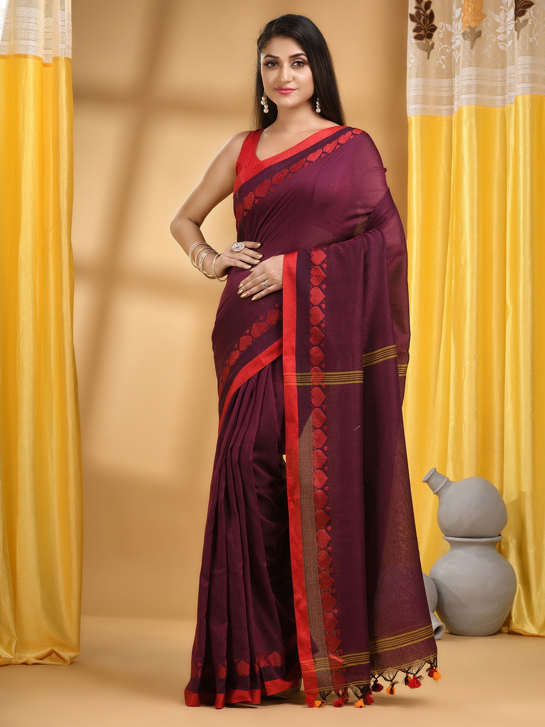 

DESH BIDESH Bengali Pure Cotton Handloom Taant Saree, Maroon