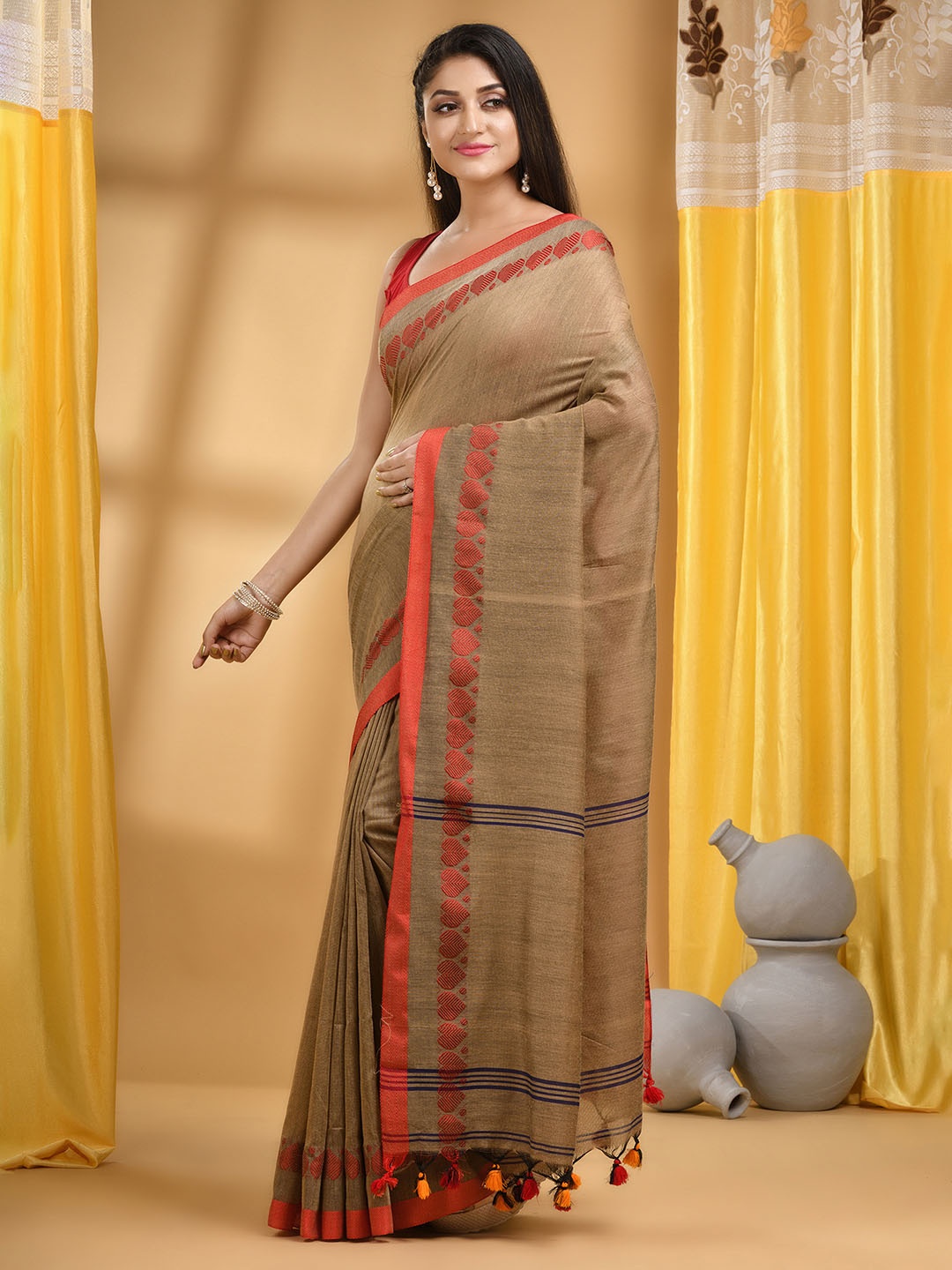 

DESH BIDESH Bengali Pure Cotton Handloom Taant Saree, Khaki