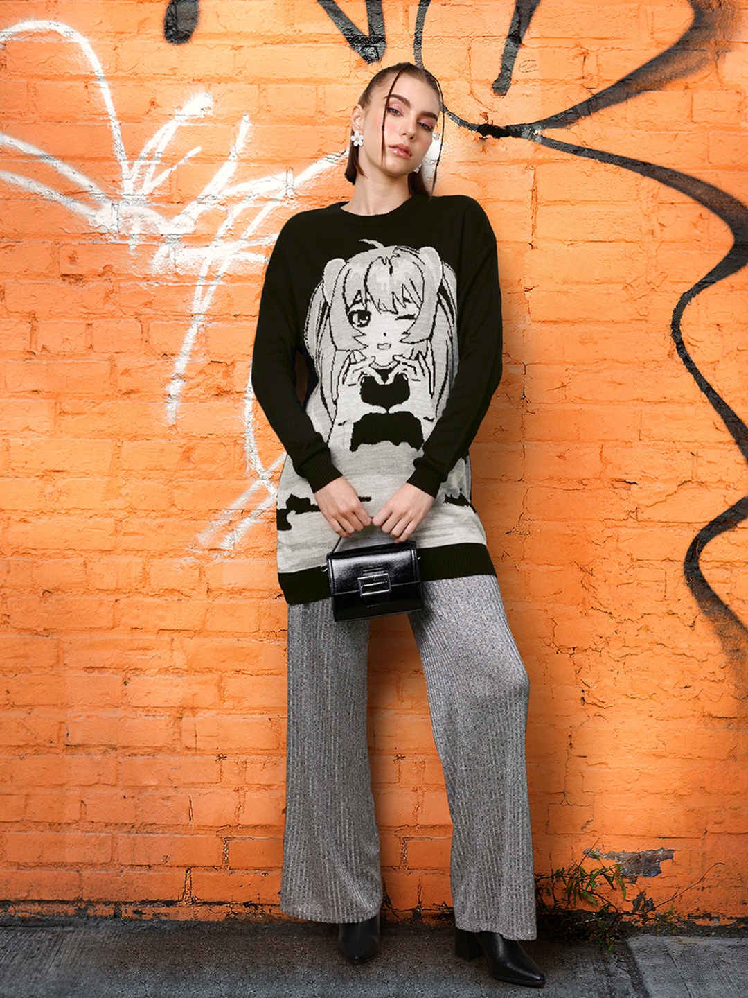 

DressBerry Graphic Design Longline Pullover, Black
