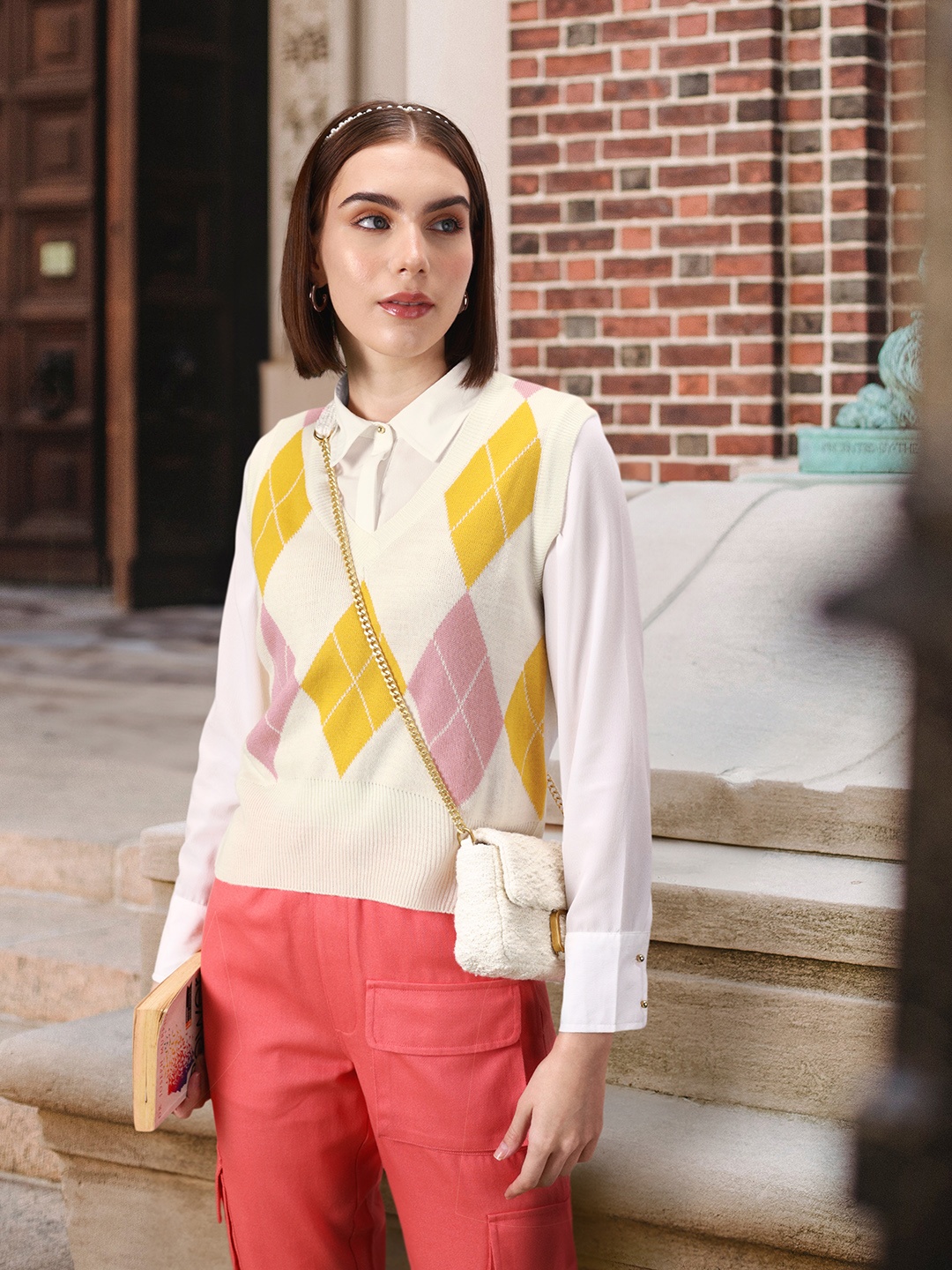 

DressBerry Acrylic Argyle Sweater Vest, White