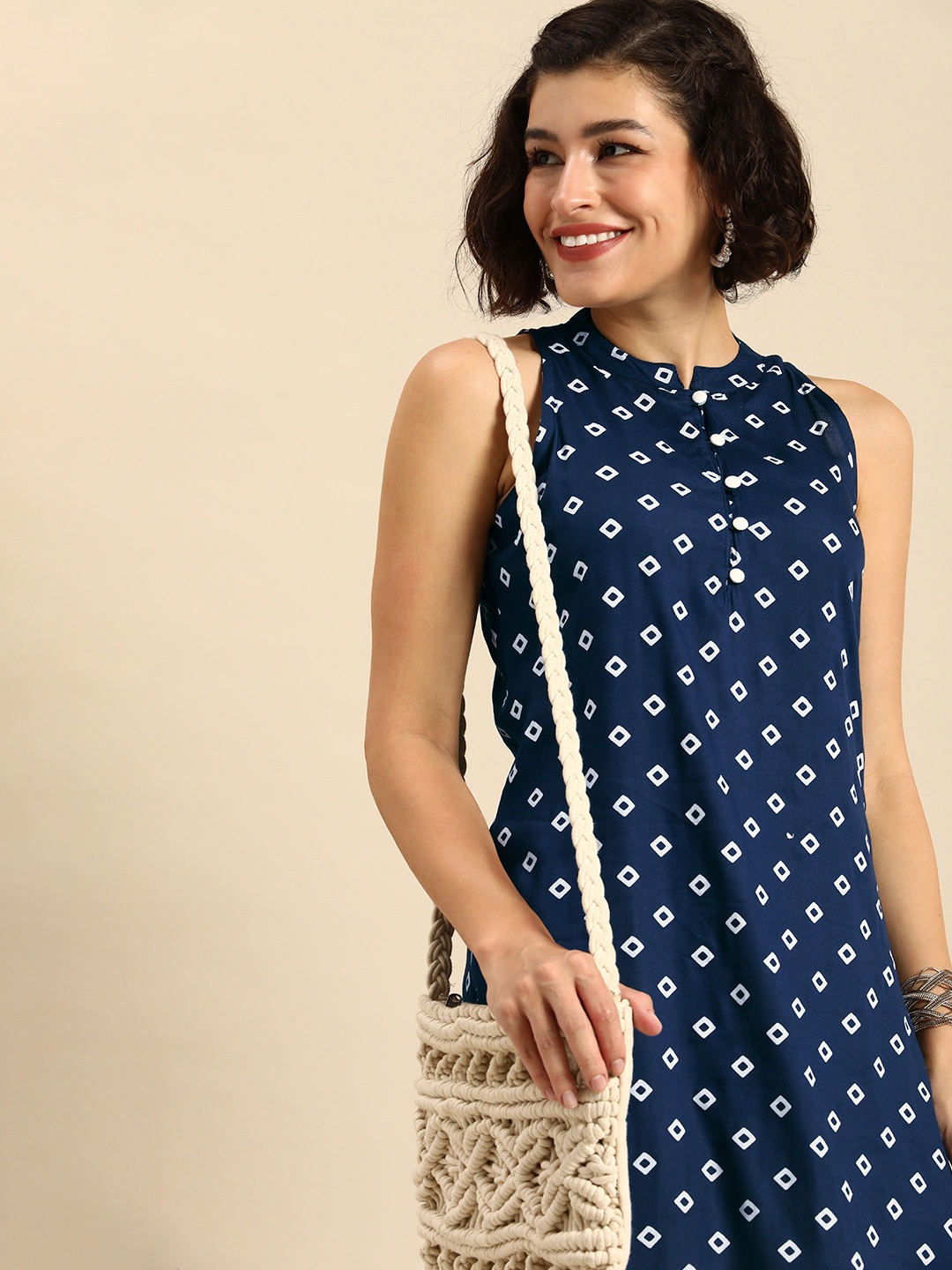 

Anouk Mandarin Collar Geometric Printed Kurta, Navy blue