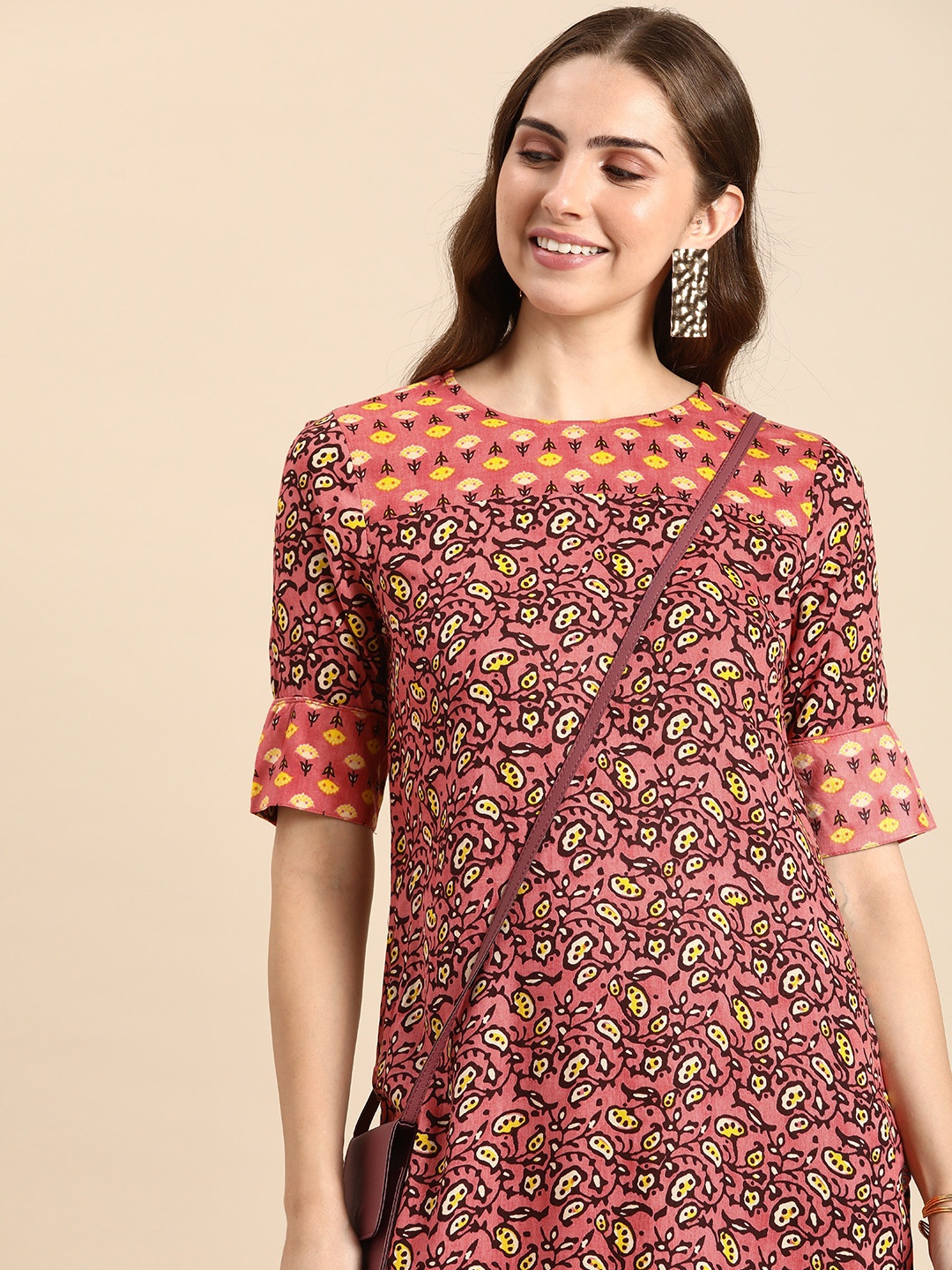 

Anouk Ethnic Motifs Printed Round-Neck Kurta, Coral