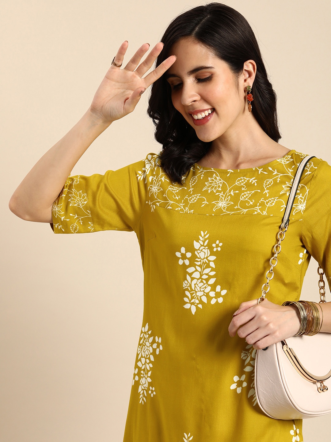 

Anouk Floral Printed Round-Neck Regular Kurta, Mustard