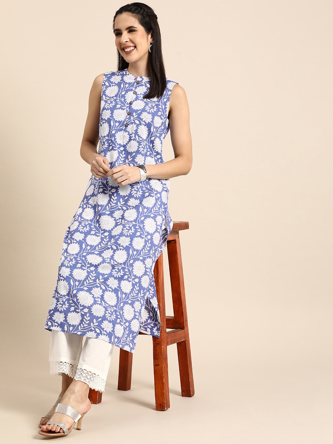 

Anouk Women Floral Printed Straight Kurta, Blue