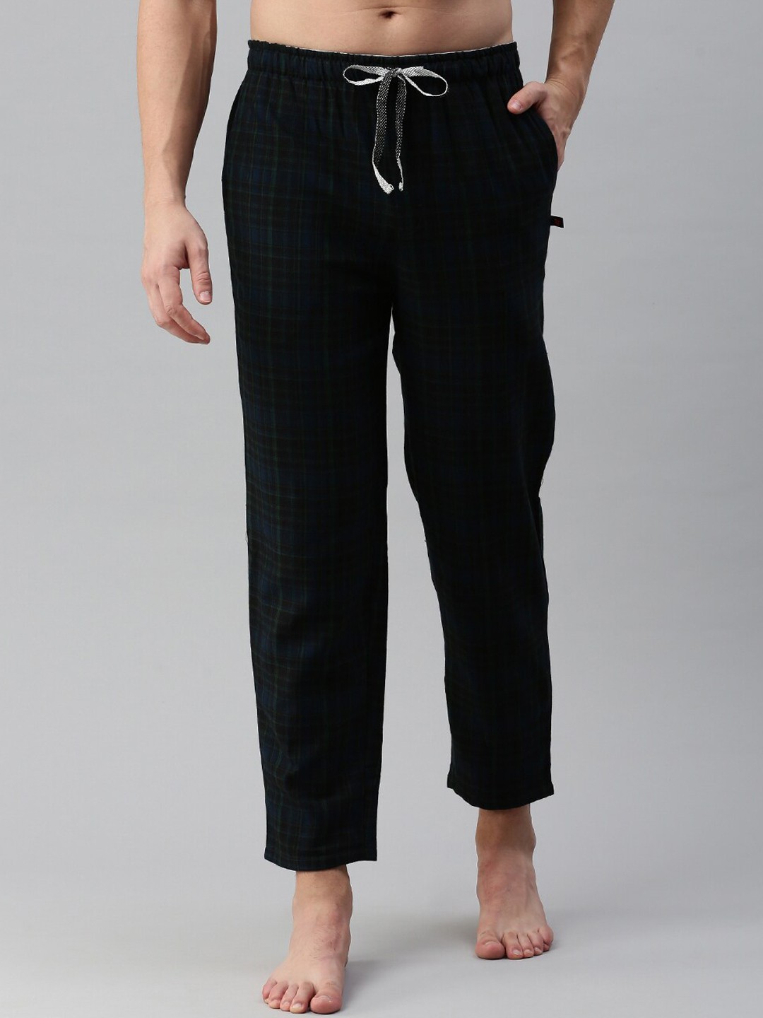 

Bareblow Men Checked Mid-Rise Cotton Lounge Pants, Navy blue