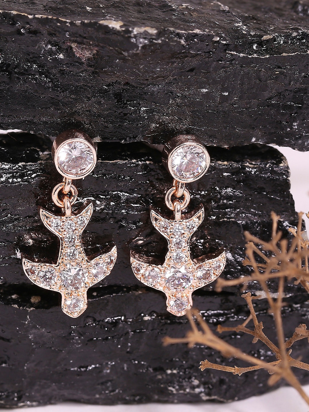 

DressBerry Rose Gold Plated Zircon Stoned Drop Earrings