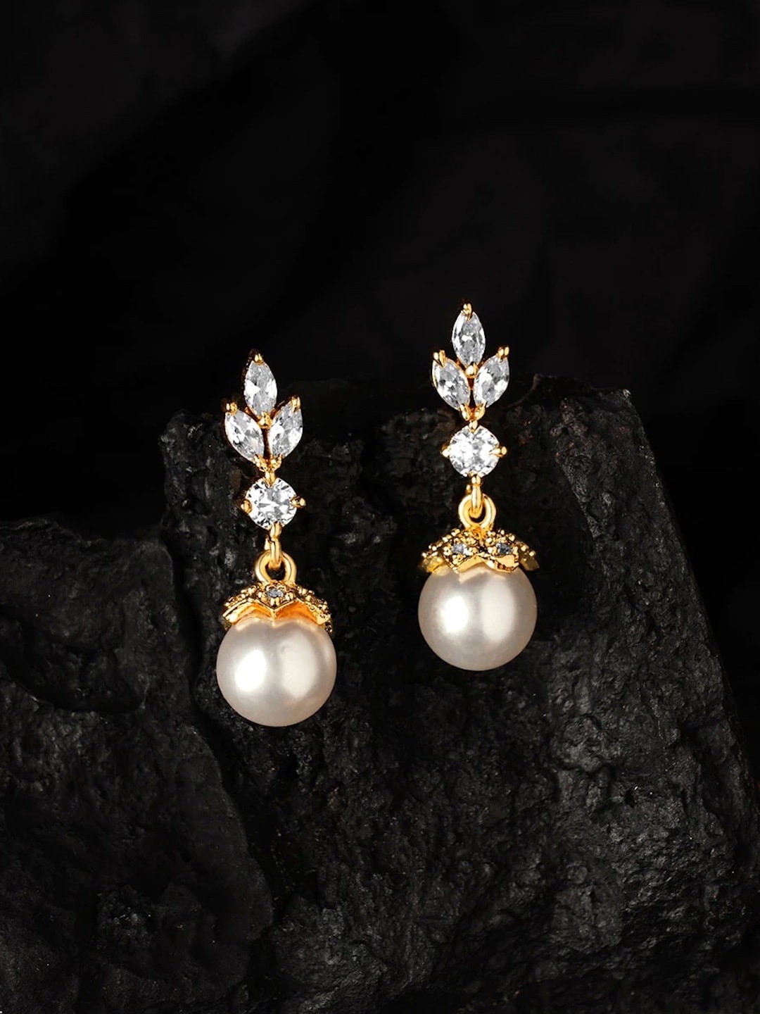 

DressBerry Gold-Plated Zircon Stoned Drop Earrings