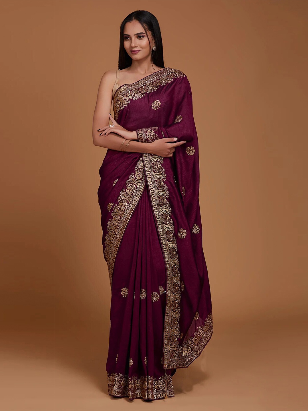 

VILLAGIUS Ethnic Motifs Embroidered Pure Silk Mysore Silk Saree, Magenta