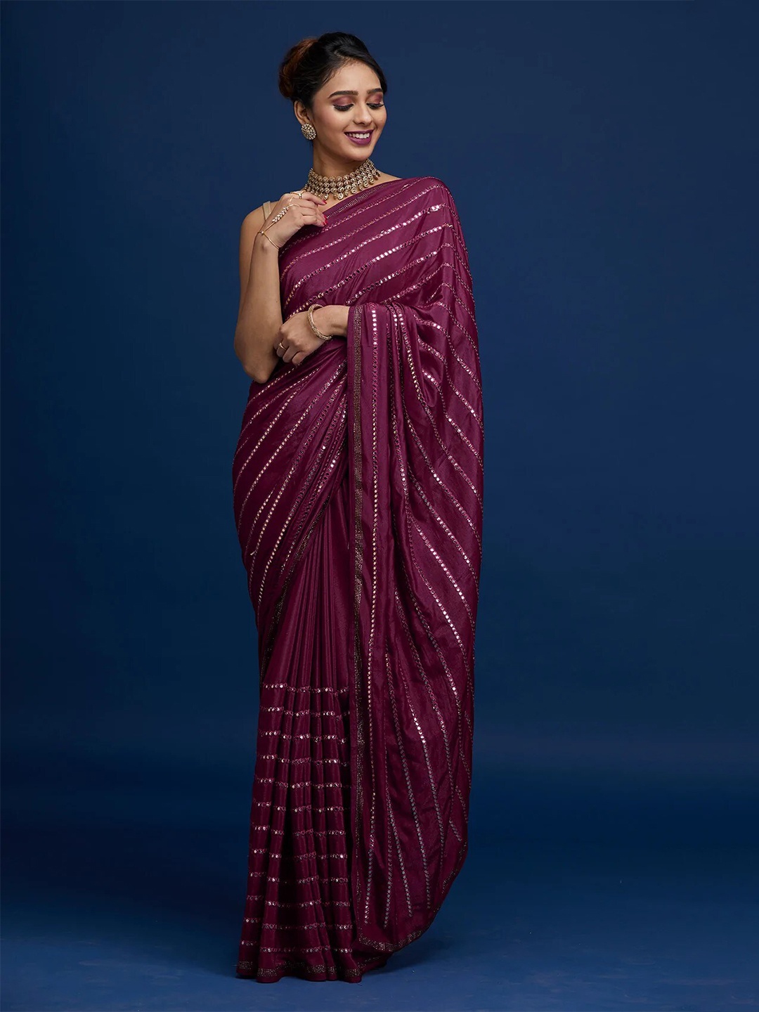 

VILLAGIUS Embellished Mirror Work Pure Silk Mysore Silk Saree, Burgundy