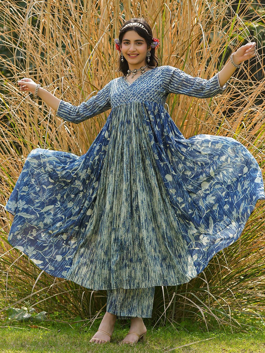 

SCAKHI Floral Printed Pleated Sequined Pure Cotton Kurta with Palazzos, Navy blue