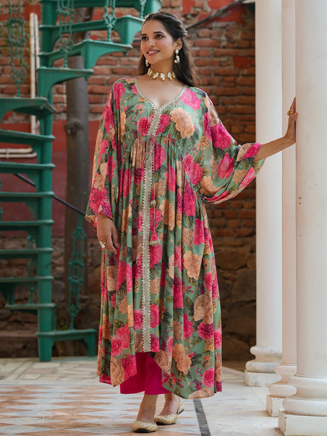 

SCAKHI Floral Printed Regular Sequinned Kurta with Palazzos, Pink