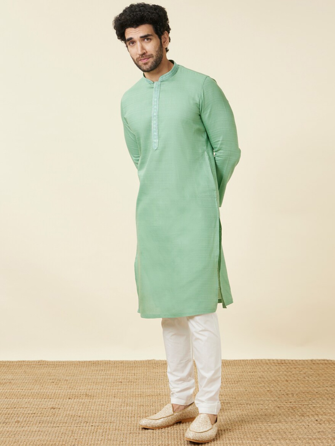 

Manyavar Mandarin Collar Pure Cotton Kurta With Pyjamas, Green