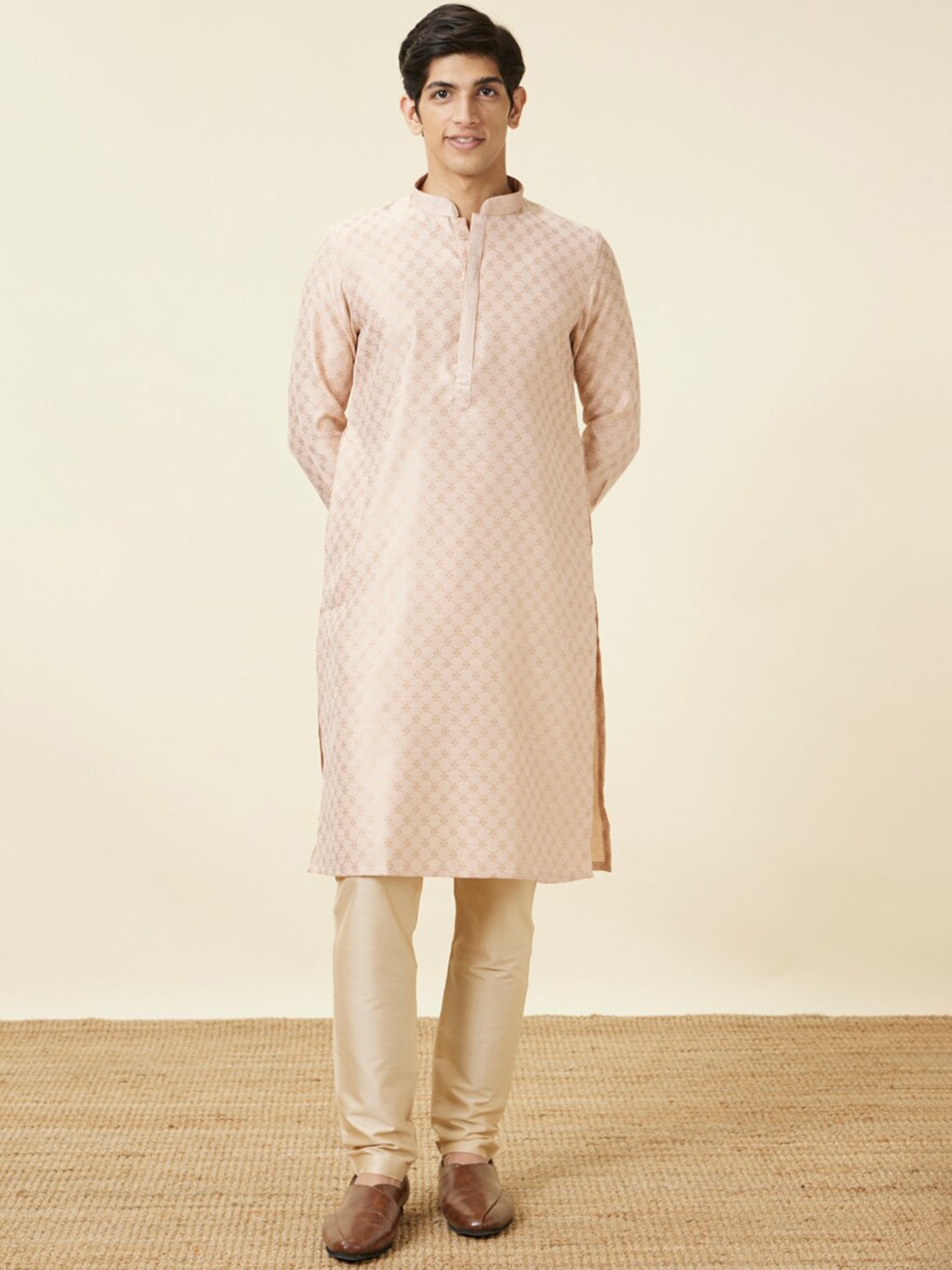 

Manyavar Ethnic Motifs Woven design Regular Kurta With Pyjamas, Peach