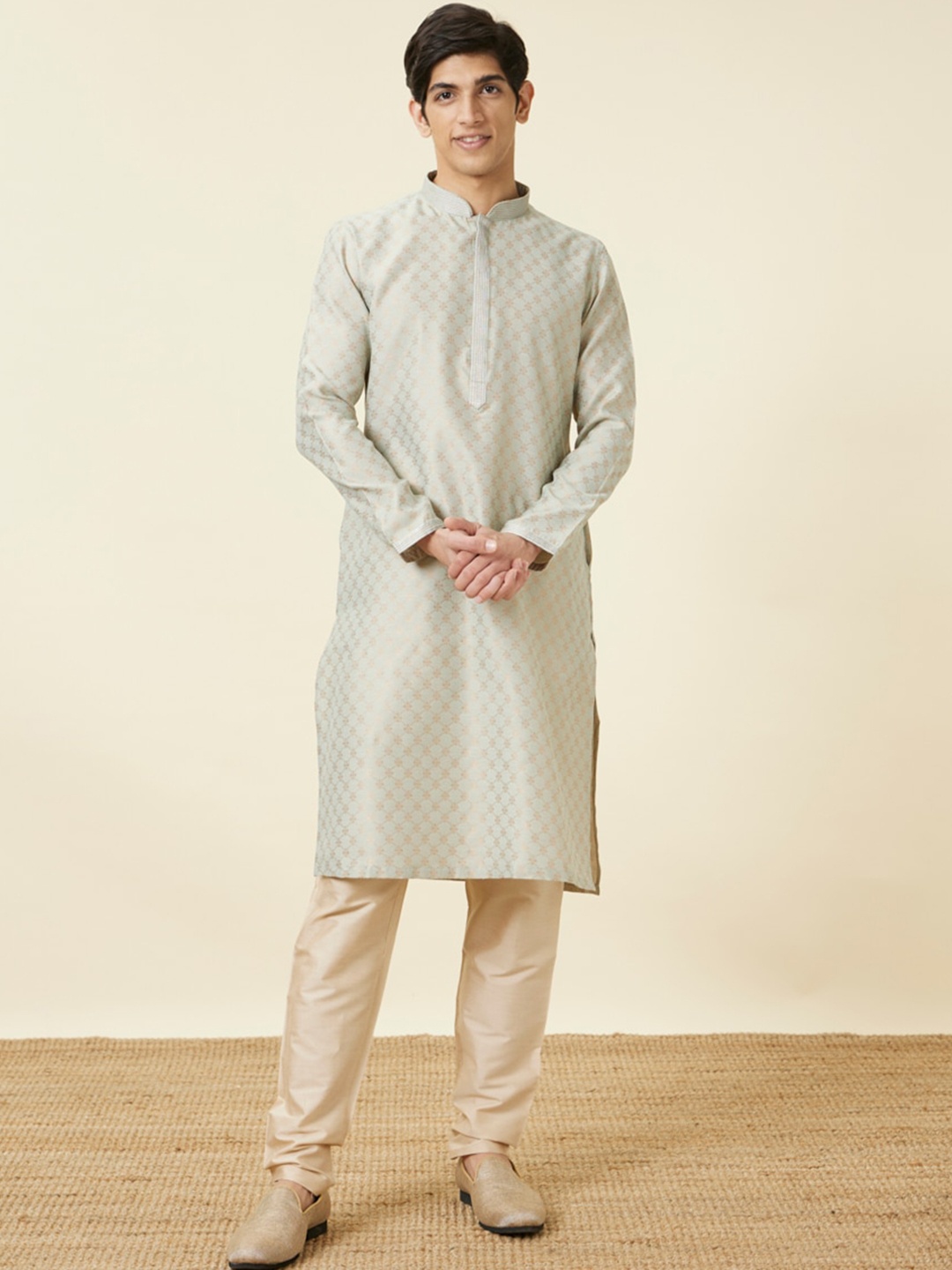 

Manyavar Ethnic Motifs Woven Design Kurta With Pyjamas, Green