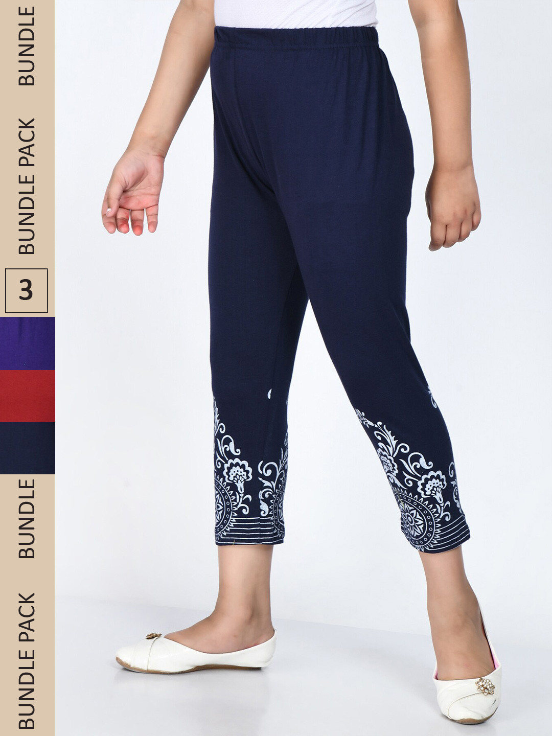 

IndiWeaves Girls Navy Blue & Red Printed Capris