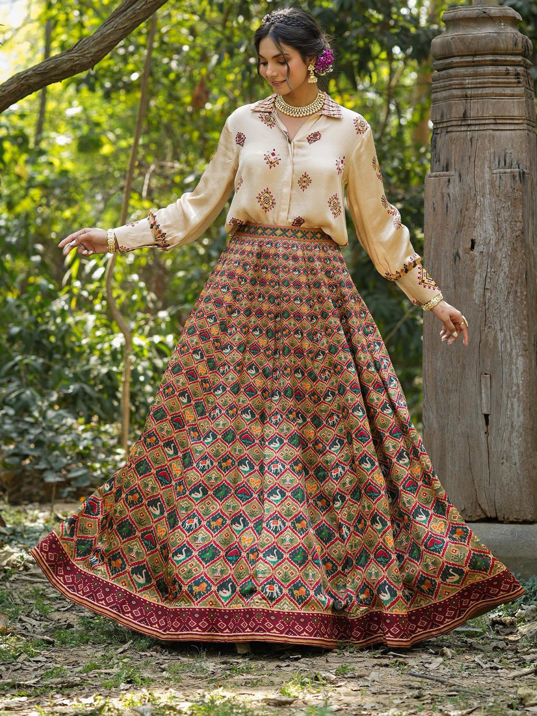 

SCAKHI Floral Printed Thread Work Kalamkari Ready to Wear Lehenga & Choli Set, Beige