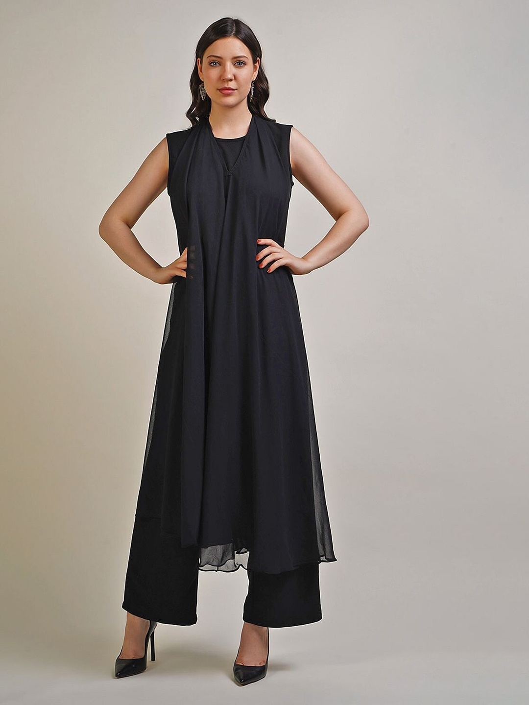 

Taggd Crepe Maxi Dress, Black