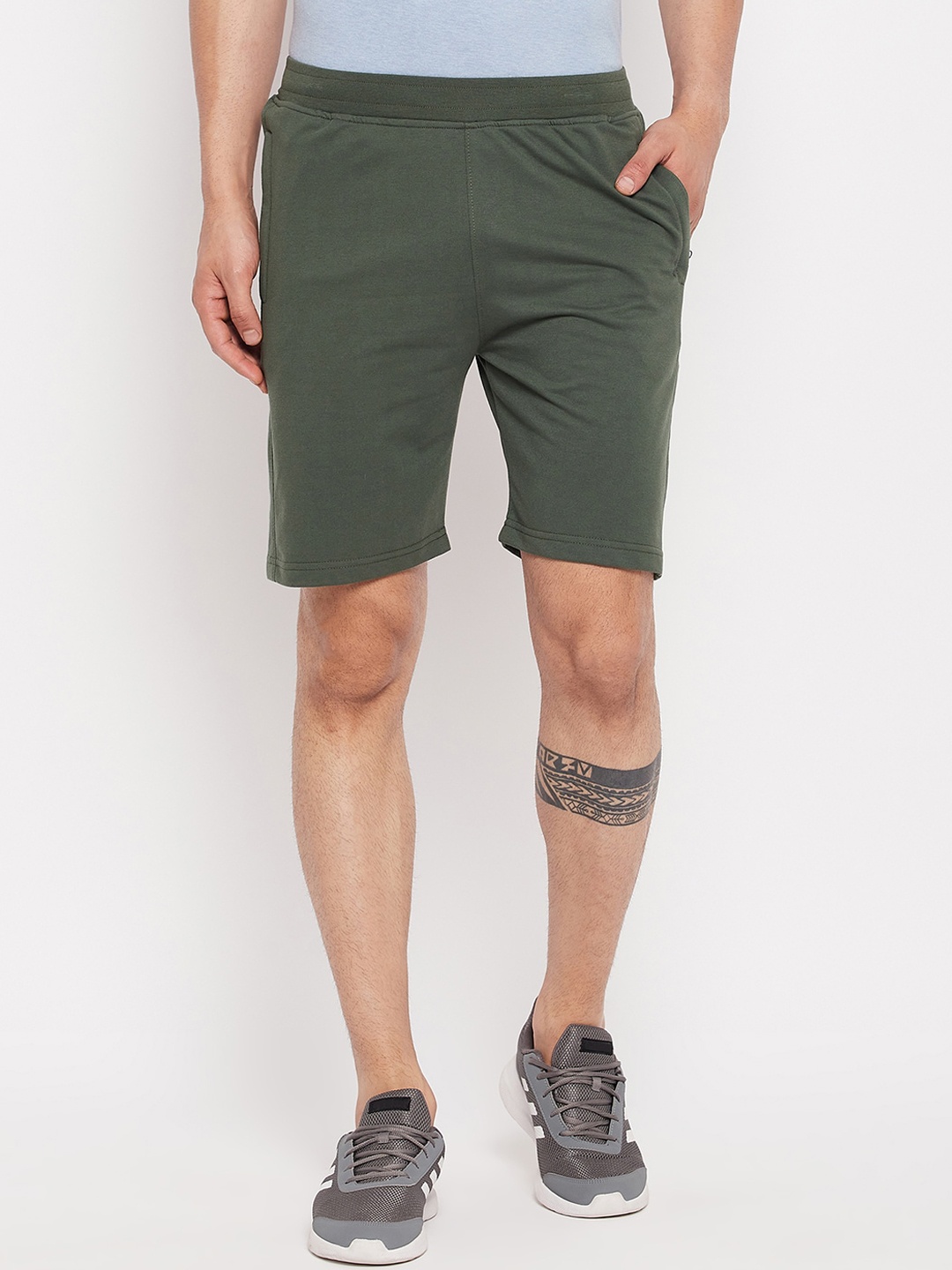 

Okane Men Mid Rise Sports Shorts, Olive