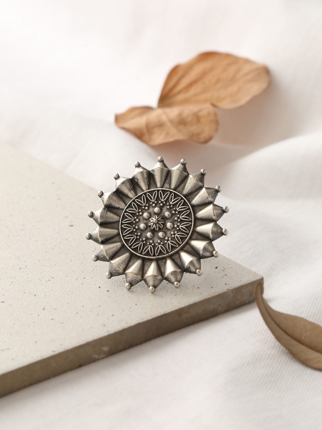 

trueBrowns Oxidised Silver-Plated Mandapa Adjustable Finger Ring