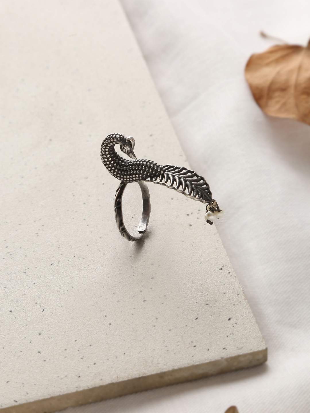 

trueBrowns Oxidised Silver-Plated Peacock Adjustable Finger Ring