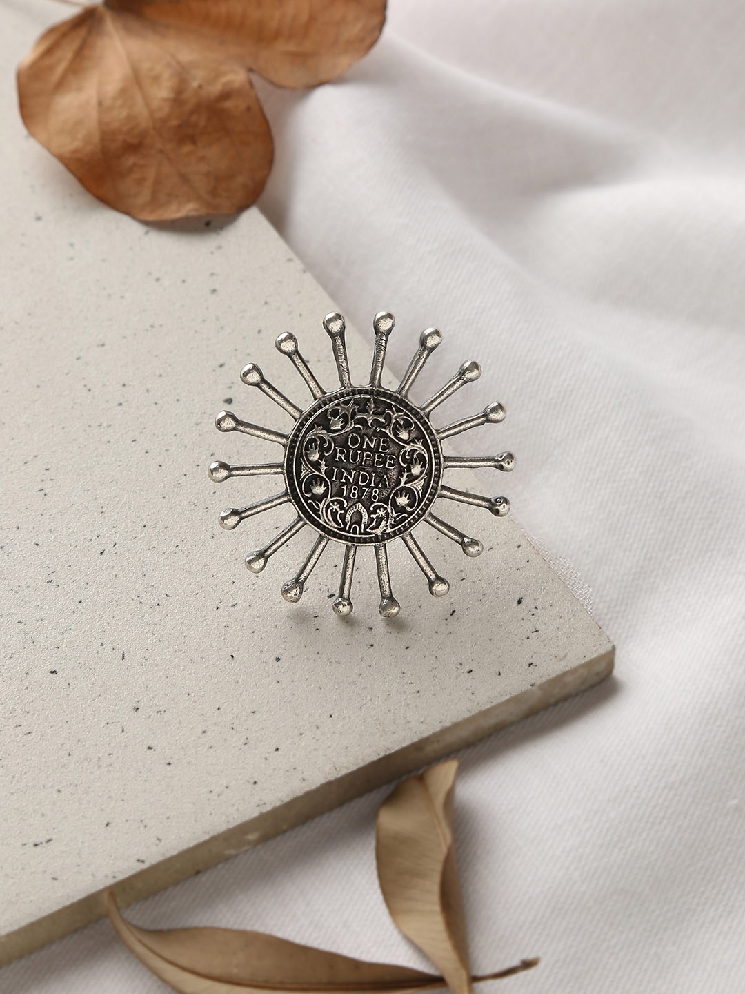 

trueBrowns Oxidised Silver-Plated Adjustable Finger Ring