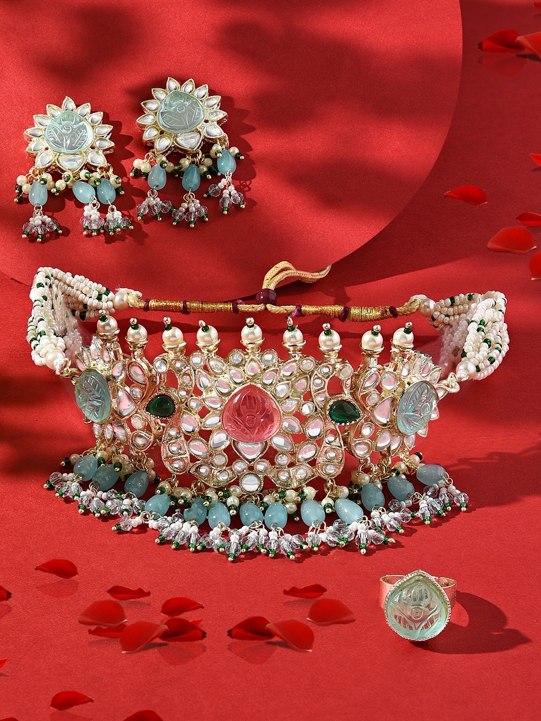 

Zaveri Pearls Gold-Plated Kundan-Studded & Beaded Jewellery Set