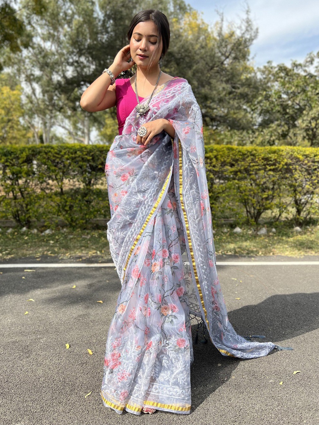 

Atulyam Tex World Floral Embroidered Zari Organza Saree, Grey