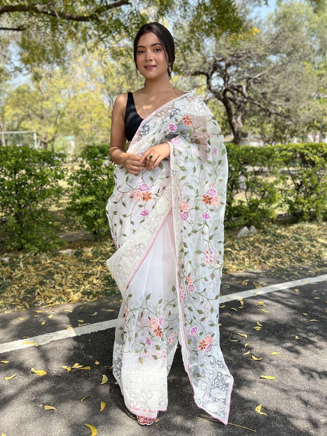 

Atulyam Tex World Floral Embroidered Organza Saree, White