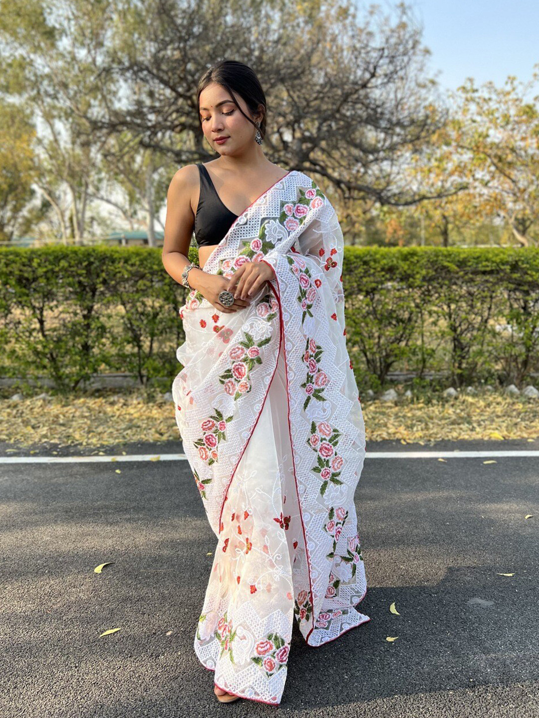 

Atulyam Tex World Floral Embroidered Organza Saree, White