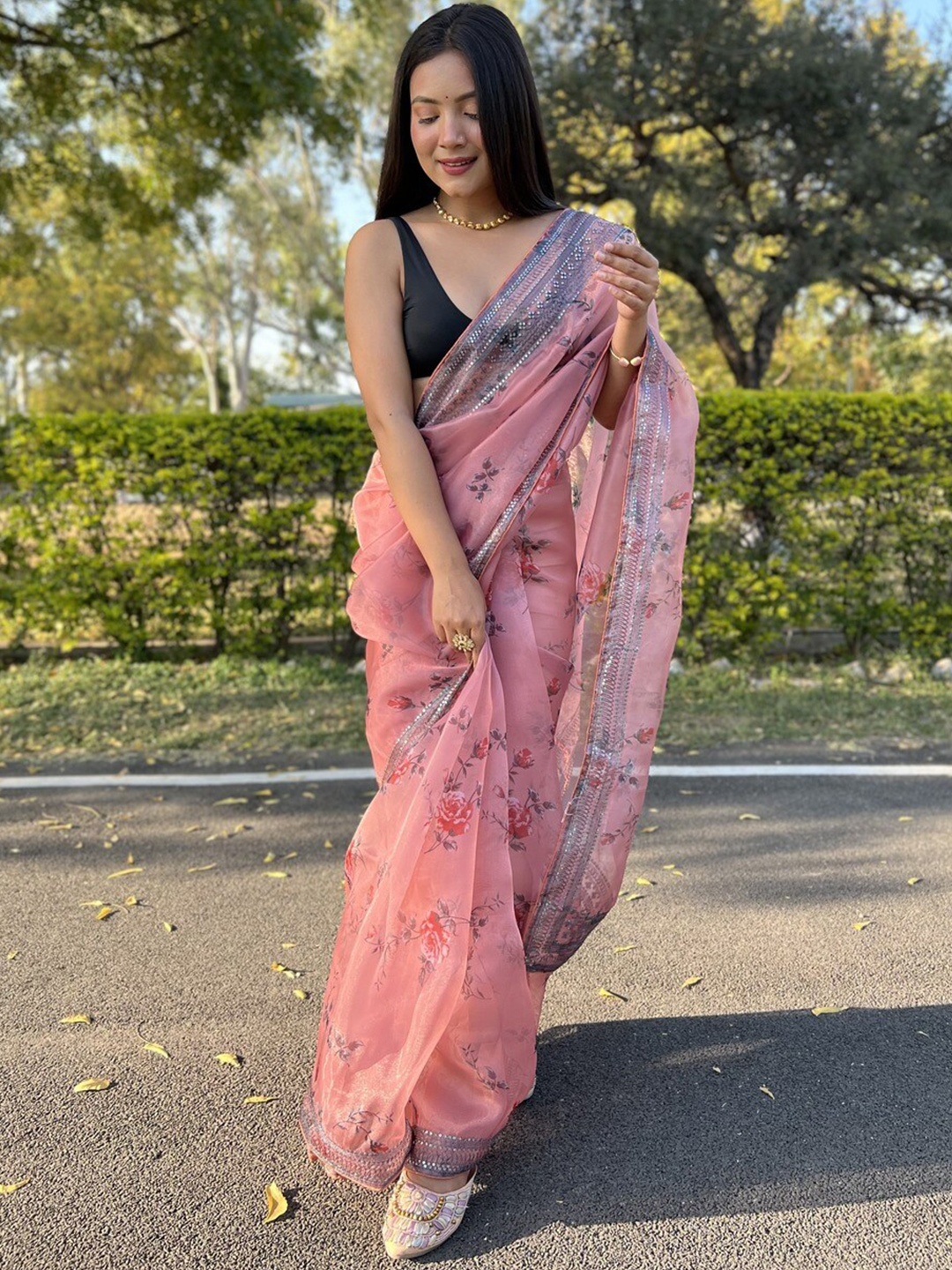 

Atulyam Tex World Floral Printed Embellished Organza Saree, Peach