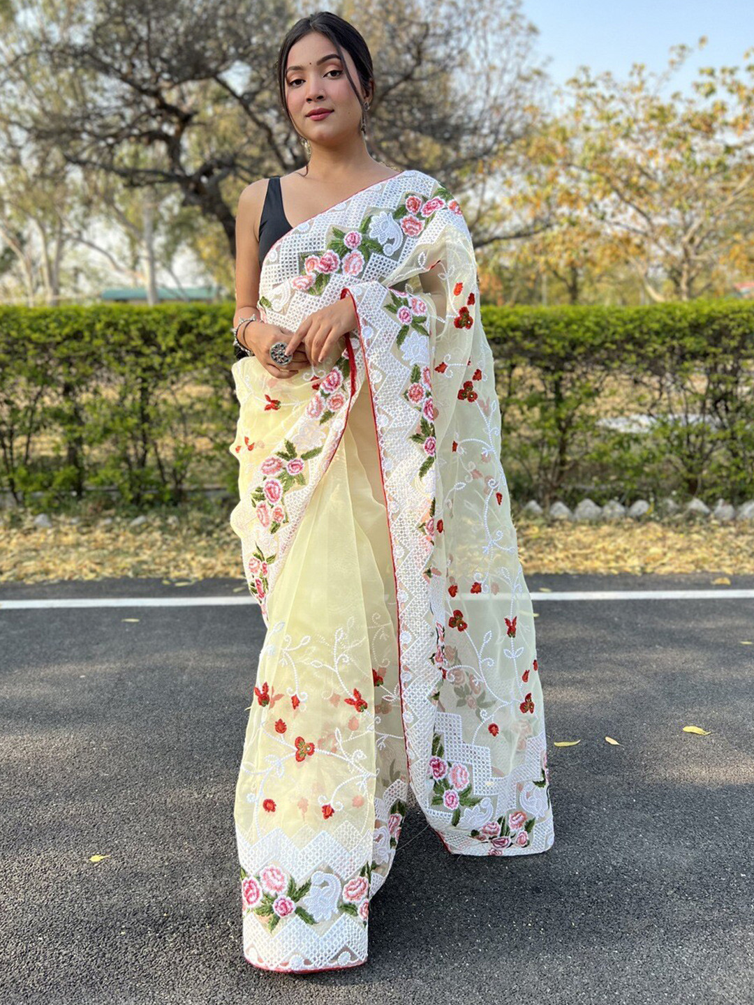 

Atulyam Tex World Floral Embroidered Organza Saree, Yellow