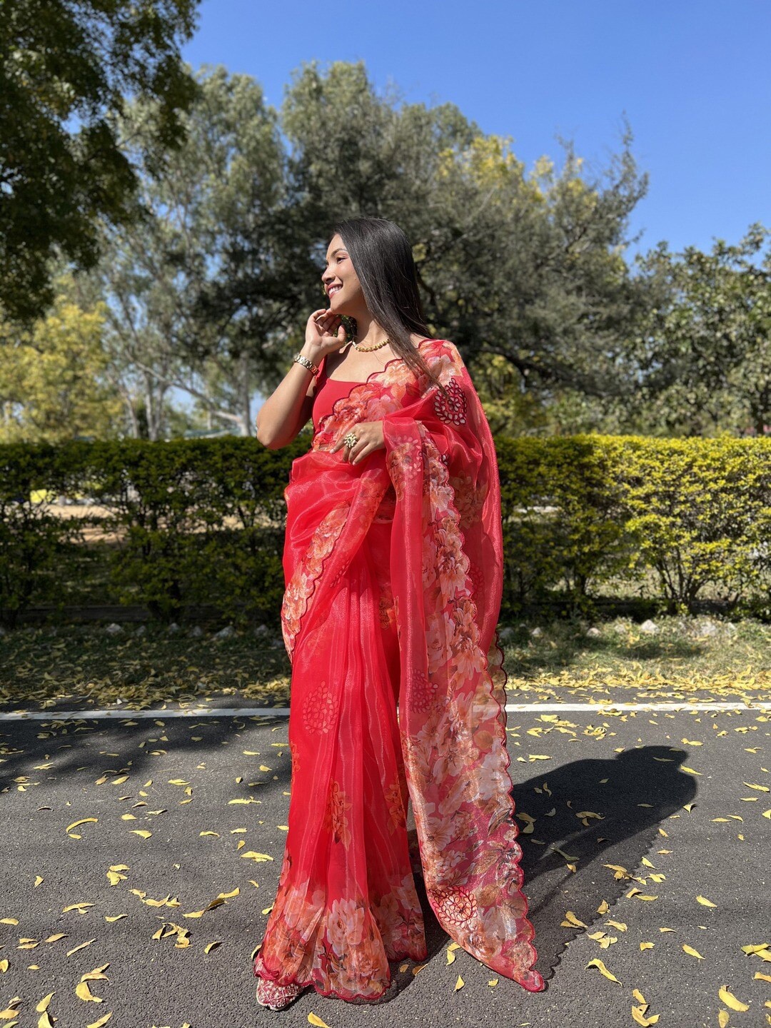 

Atulyam Tex World Floral Printed Mirror Work Organza Saree, Red