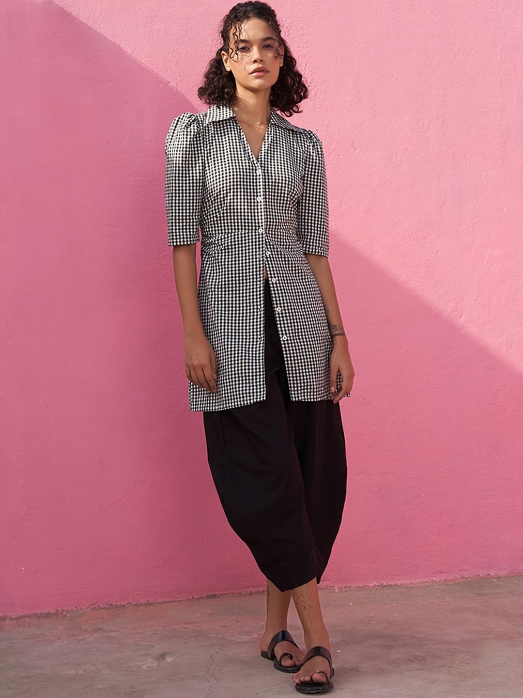 

Abhishti Checked Shirt Collar Puff Sleeves A-Line Pure Cotton Kurta, Black